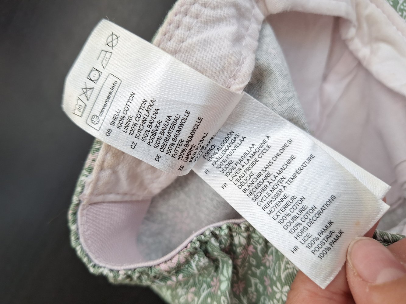 grünes Käppi mit rosa Blümchen, Gr. 80 Sommer Sonnenschutz Cape