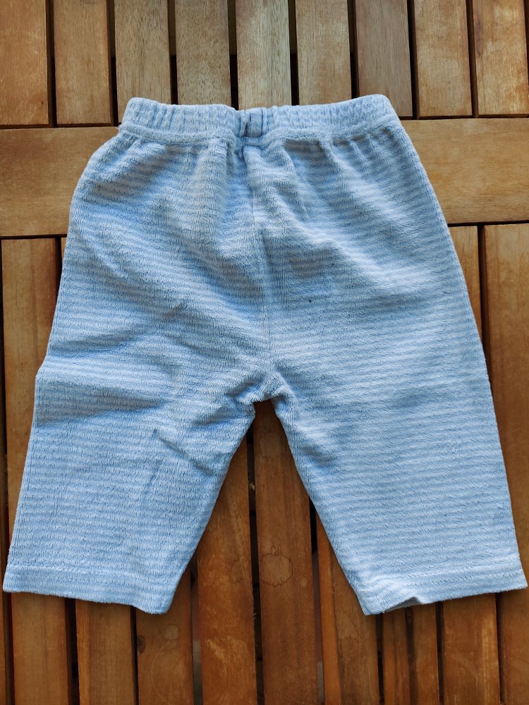 hellblau gestreifte Babyhose