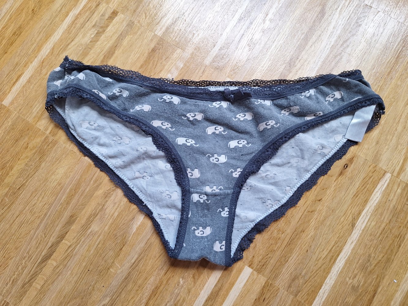 anthrazitgraue Unterhose mit Elefanten