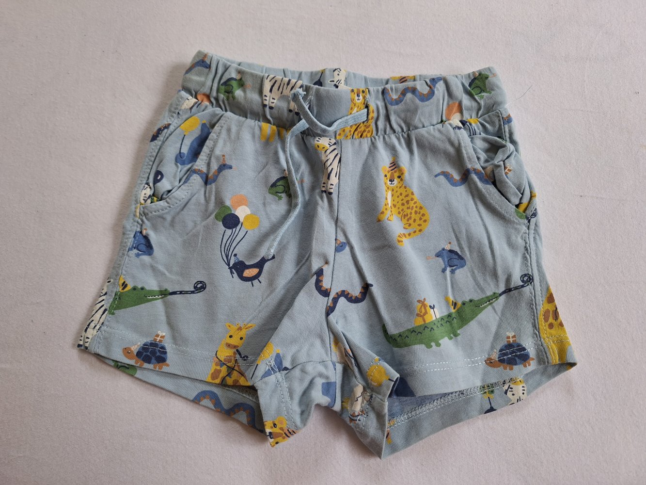 Kurze Hose mit Tieren, Gr. 80