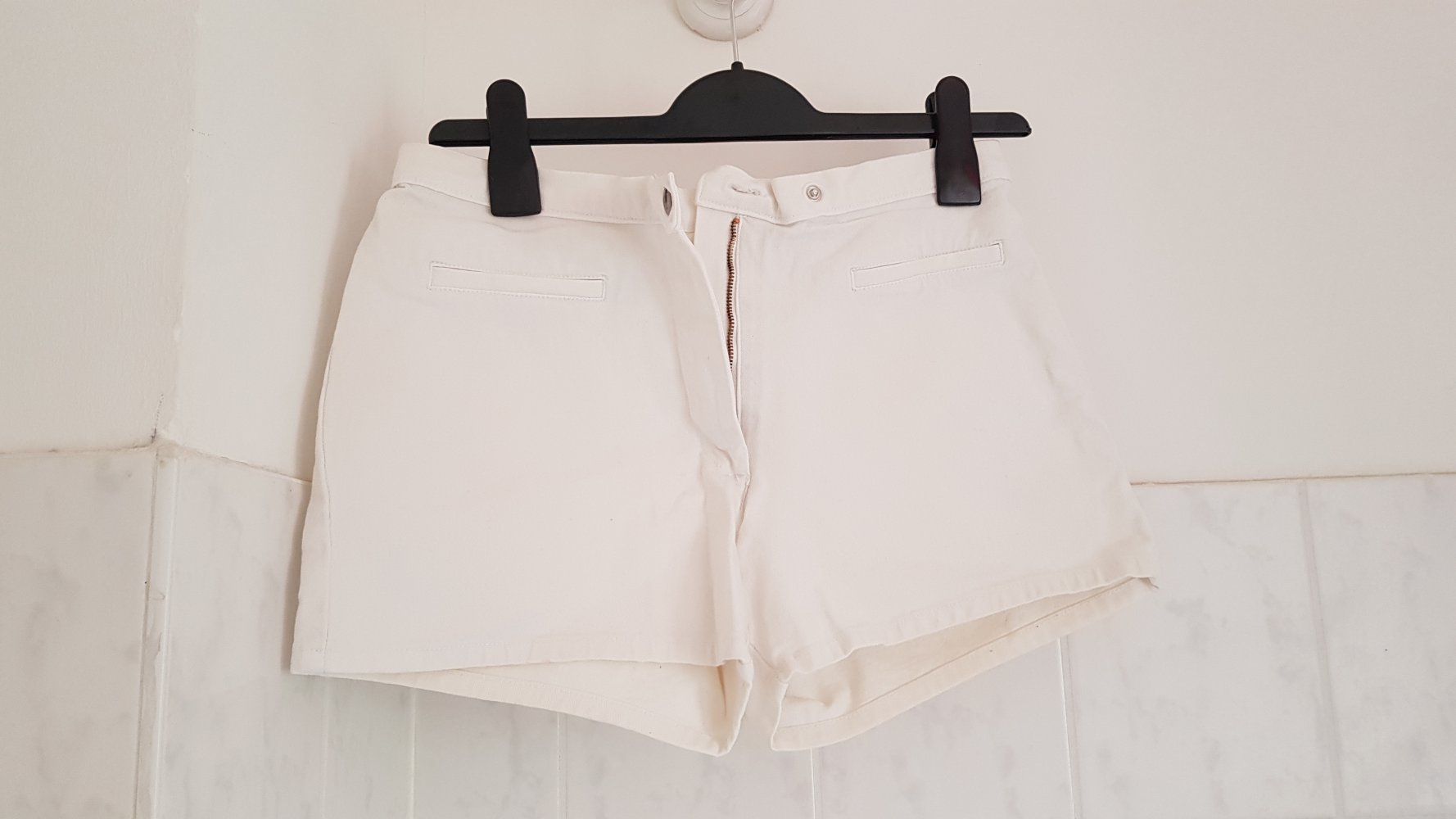 bequeme kurze weiße Jeansshorts Gr. 176