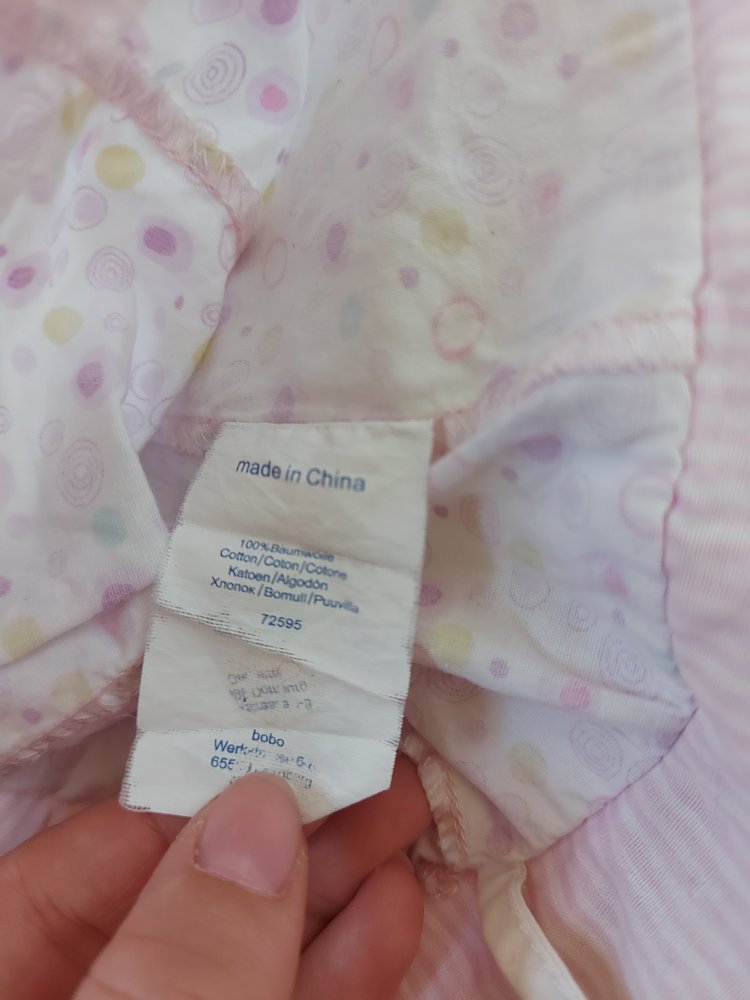 rosa gemusterter Sommerhut mit Nackenkrempe für Babys, Gr. 45 mit Schnüren