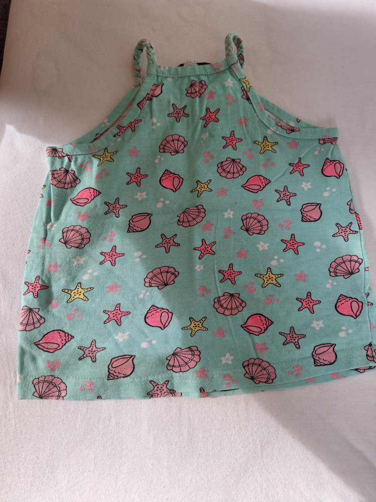 Niedliches Spaghettiträger-Top mit Muscheln Gr. 98