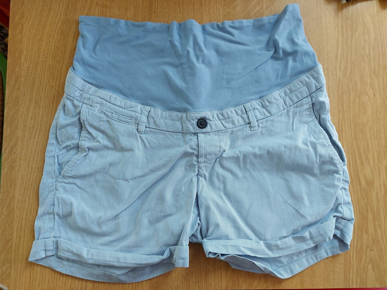 hellblau-weiß gestreifte Umstandsshorts Gr. 40 / Sommerhose H&M Mama
