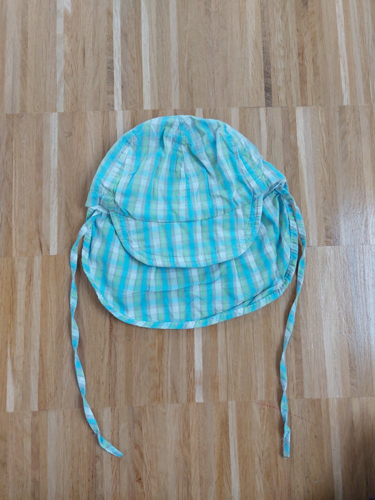türkis-karierter Sommerhut mit Nackenkrempe für Babys, Gr. 45-47 mit Schnüren