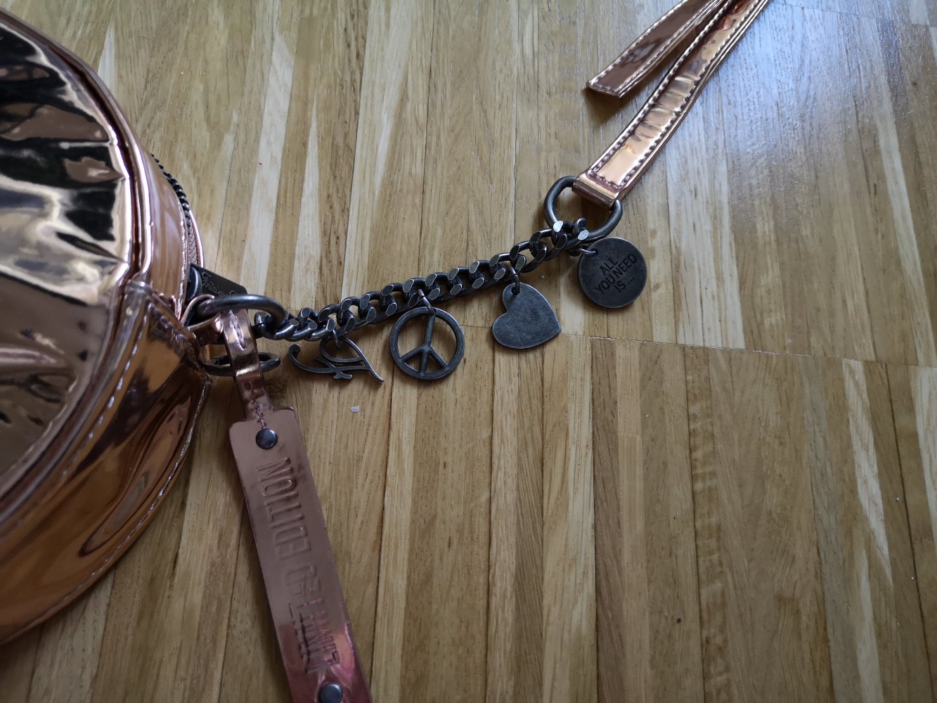 Metallic gold glänzende Moonbag - Umhängetasche