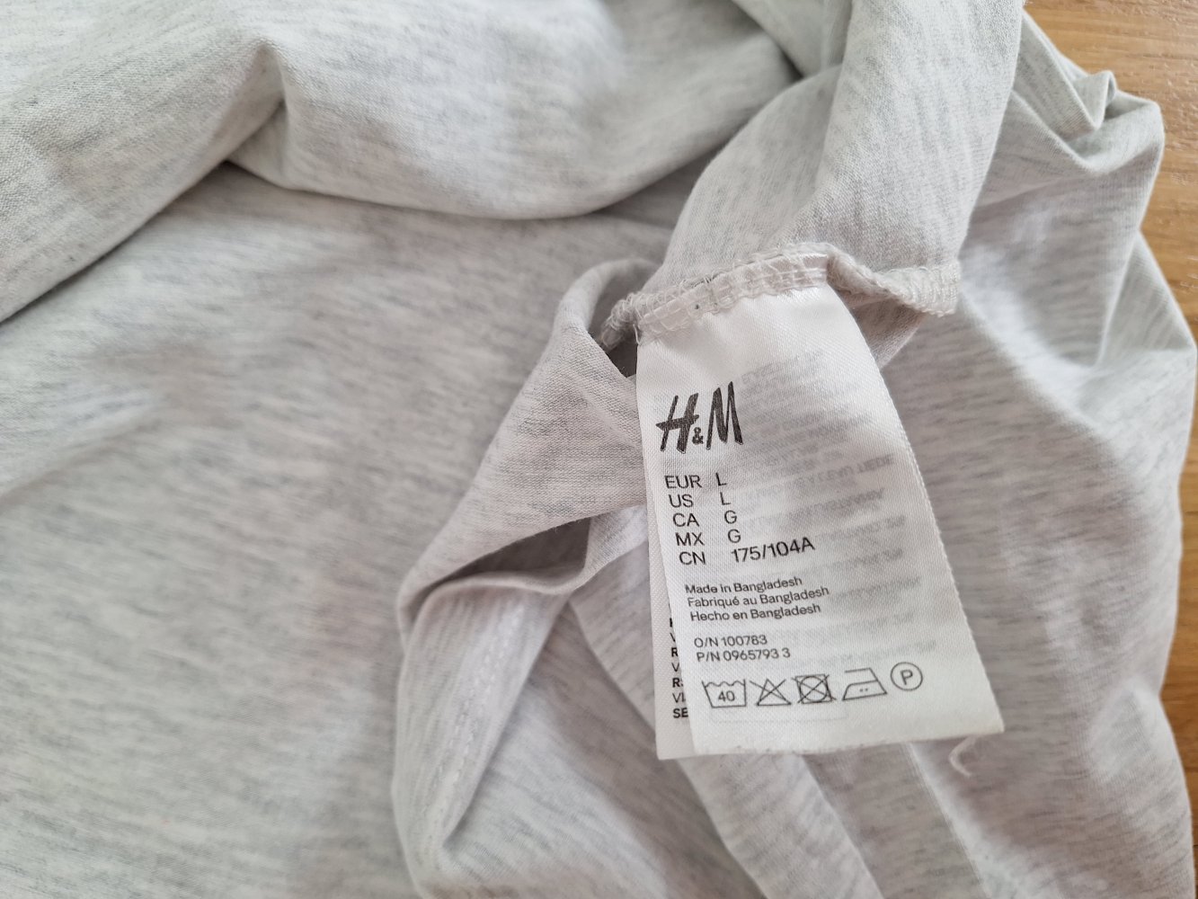 hellgraues Still-Shirt Gr. L before & after