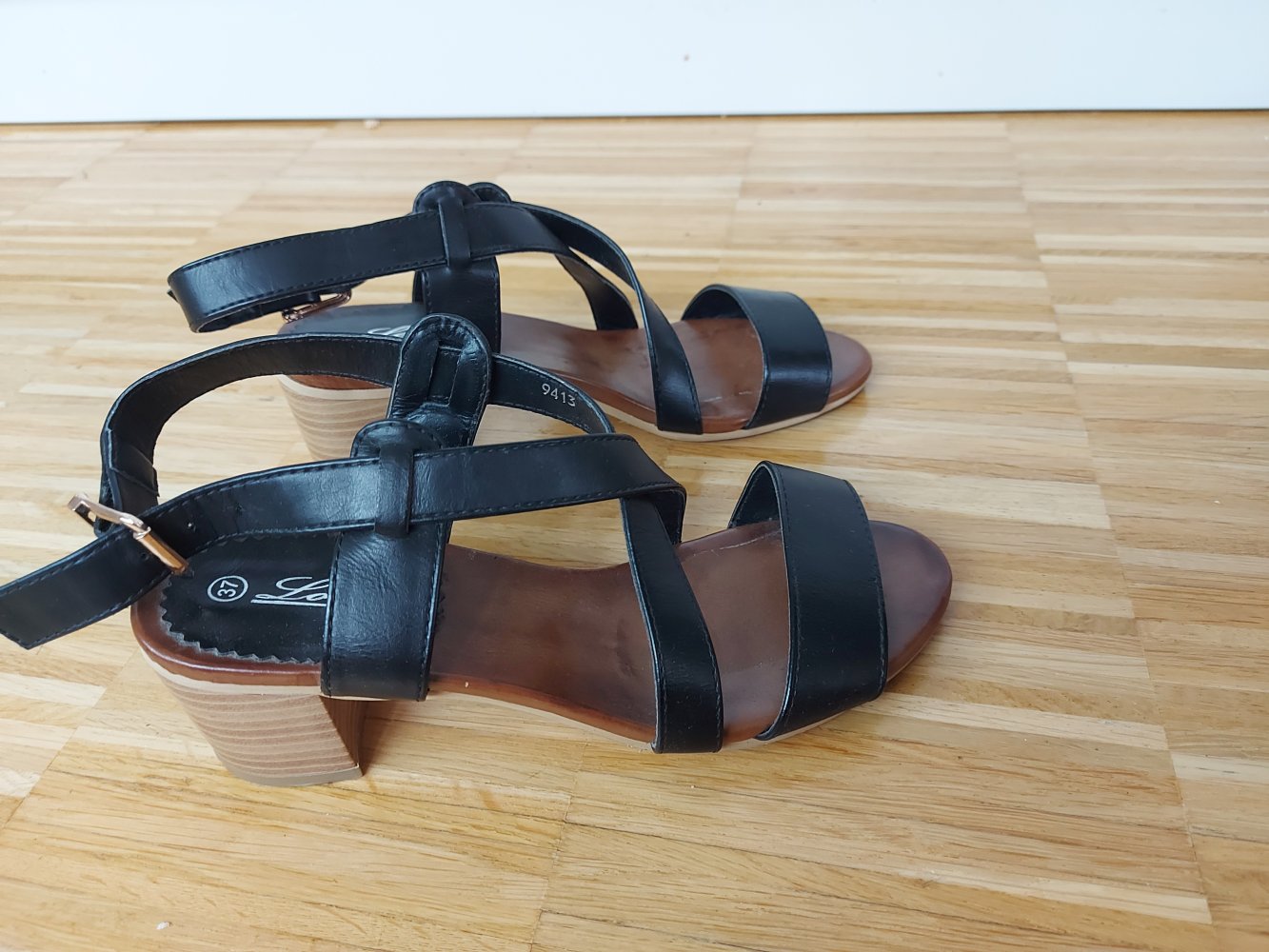 Schwarze Sandalen Gr. 37