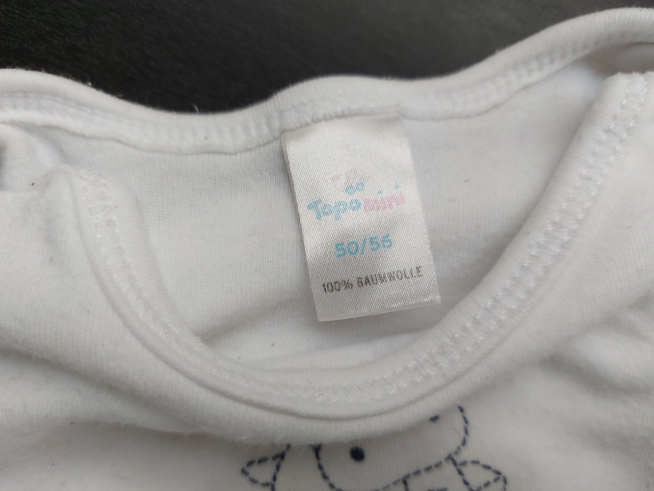 langärmliger weißer Babybody mit Nilpferd, Gr. 50/56 unisex