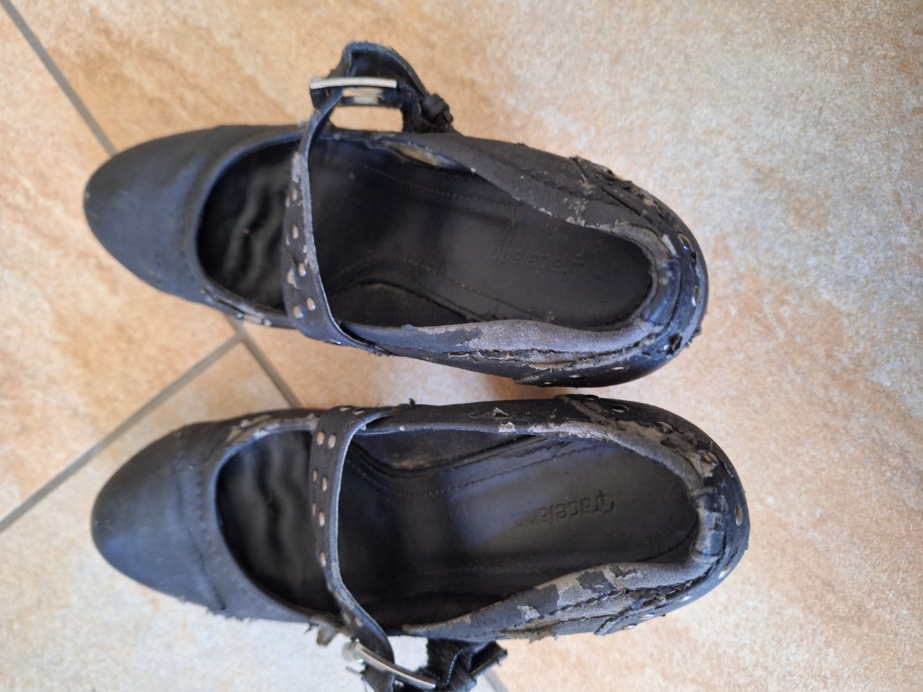 schwarze Absatzschuhe Gr. 37 / Pumps mit Riemen