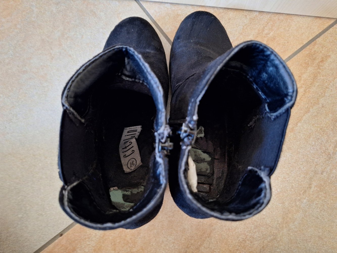 schwarze Stiefel mit Absatz, Gr. 37 / Stiefeletten