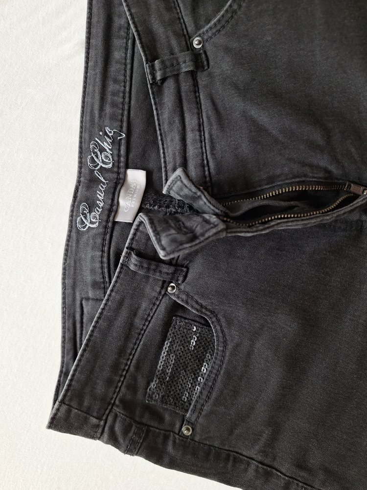 Schwarze Malerjeans, Gr. 40
