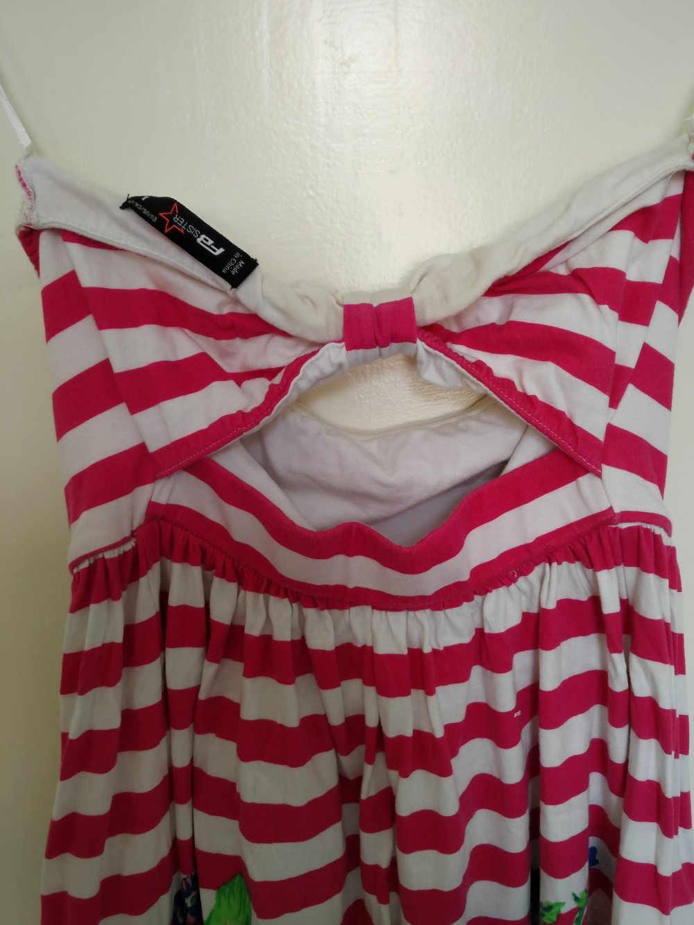 kurzes buntes Sommerkleid mit toller Schleife im Rückenausschnitt / schulterfrei / trägerlos