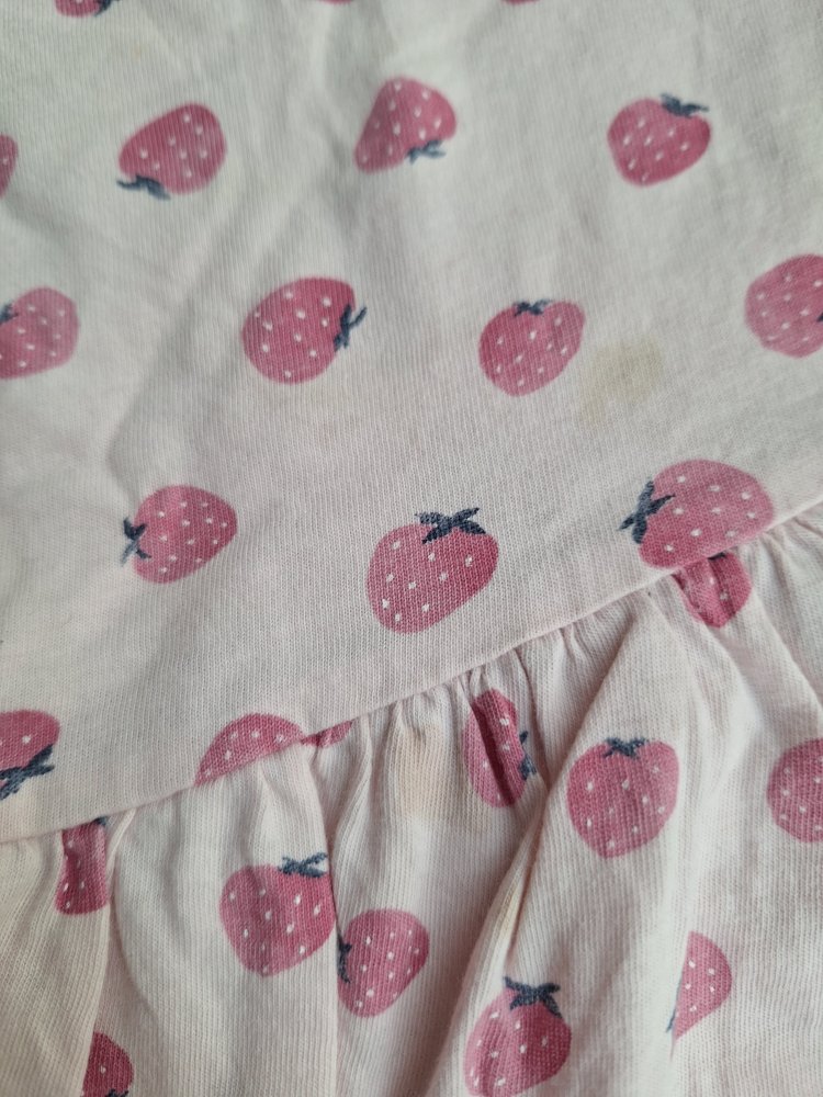 Super niedliches rosa Kleidchen mit Erdbeeren, Gr. 80