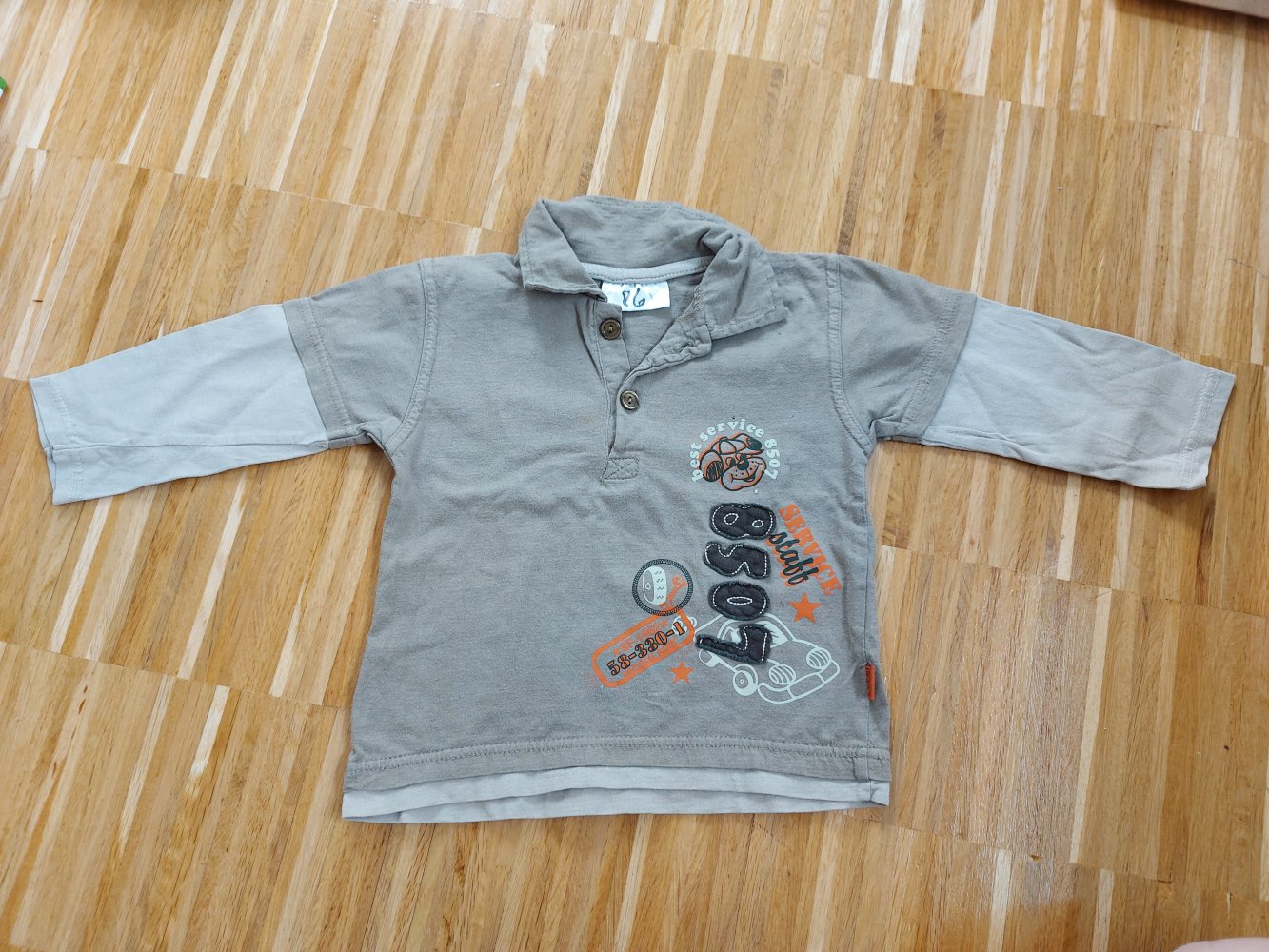 langärmliges khakifarbenes Baby-Poloshirt Gr. 86