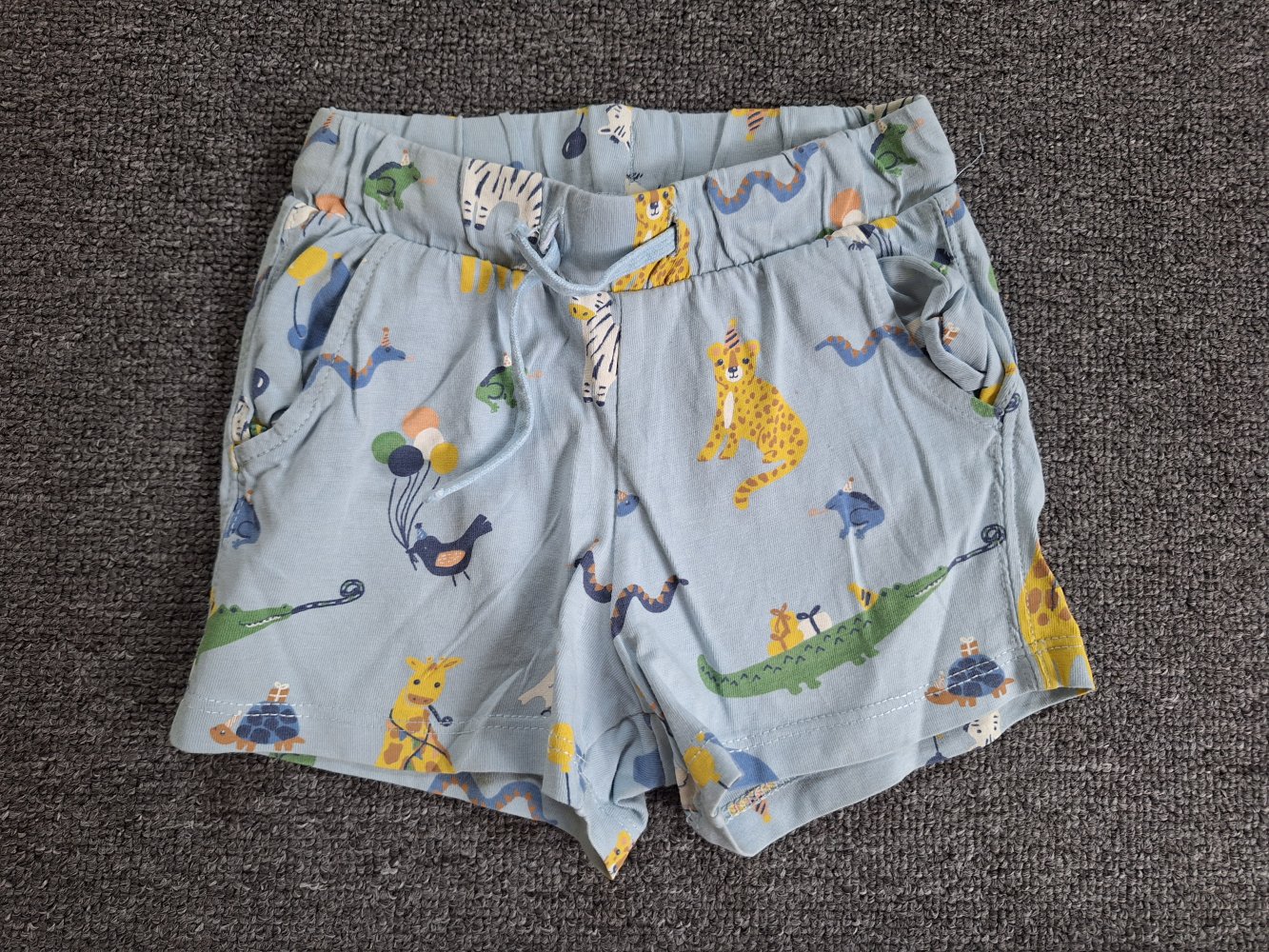Kurze Hose mit Tieren, Gr. 80