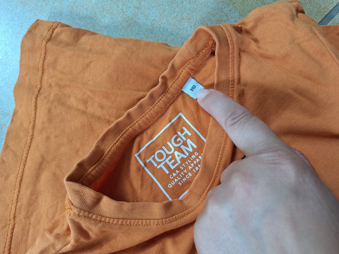 Oranges Kurzarm T-Shirt Gr. 110 mit Krokodil