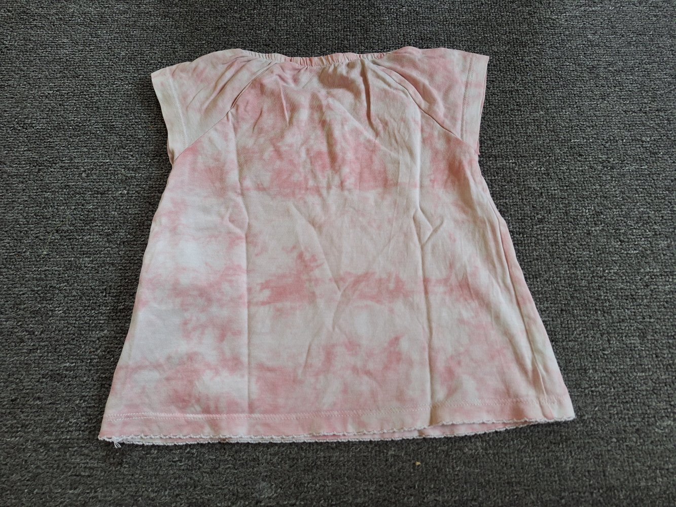 kurzärmliges rosa Batik- T-Shirt Gr. 80
