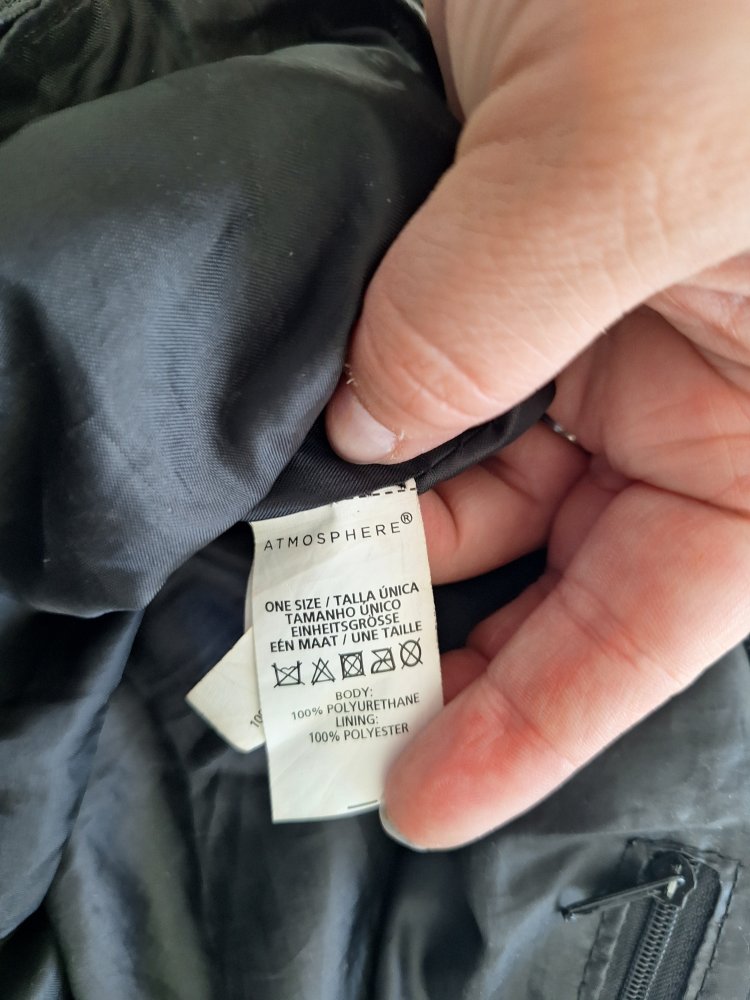 schwarze Shopper Bag mit unterschiedlichen Trägern