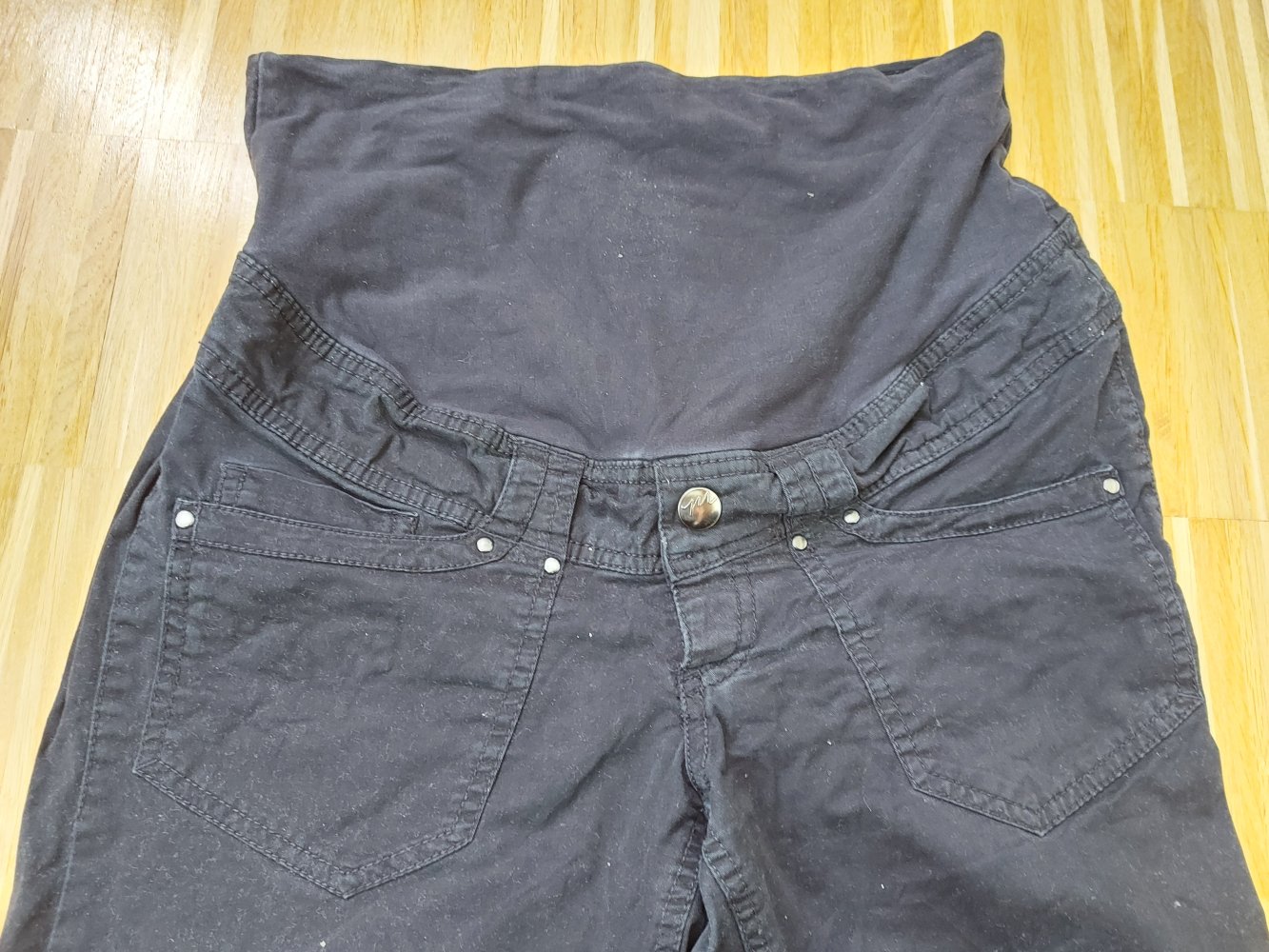 schwarze Umstandscaprihose / Dreivierteljeans Gr. 40