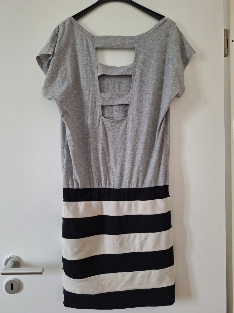 Cooles T-Shirt-Kleid mit tollem Rückenausschnitt Gr. M