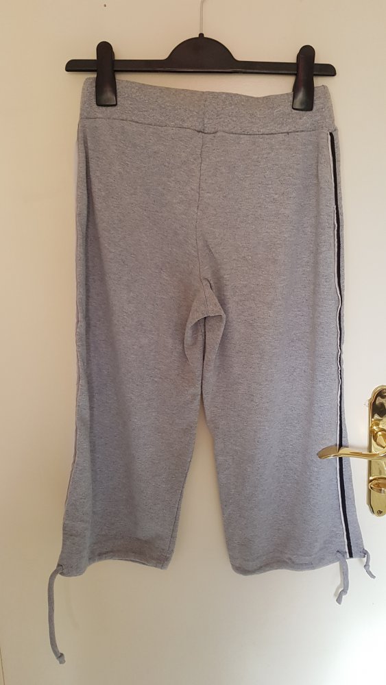 gemütliche graue Caprihose aus Stoff, Gr. S