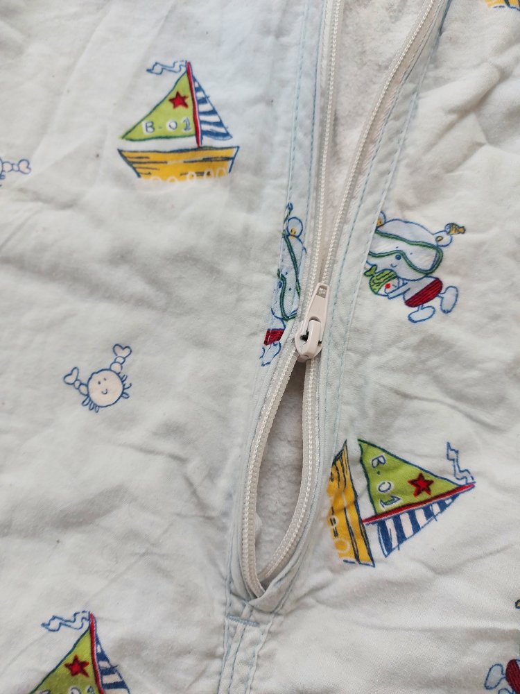 hellblauer Babyschlafsack 110 cm, Reißverschluss defekt