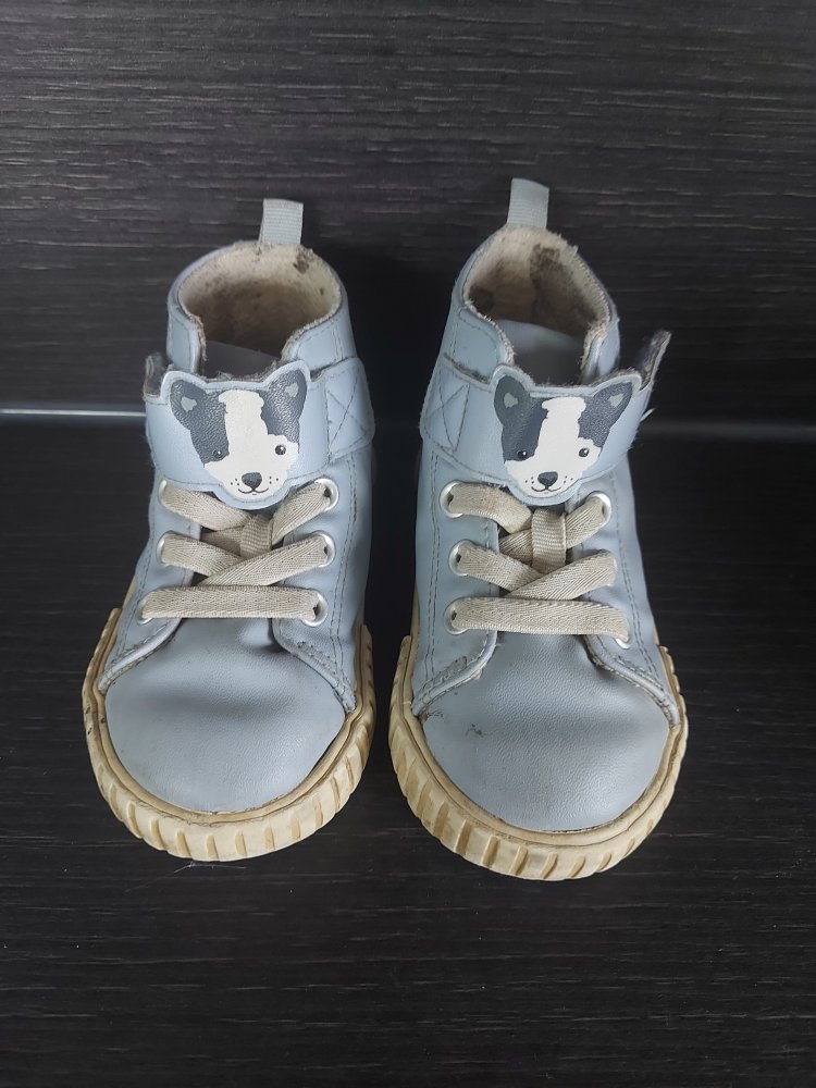 hellblaue Sneaker mit Hundemotiv, gefüttert, Gr. 22
