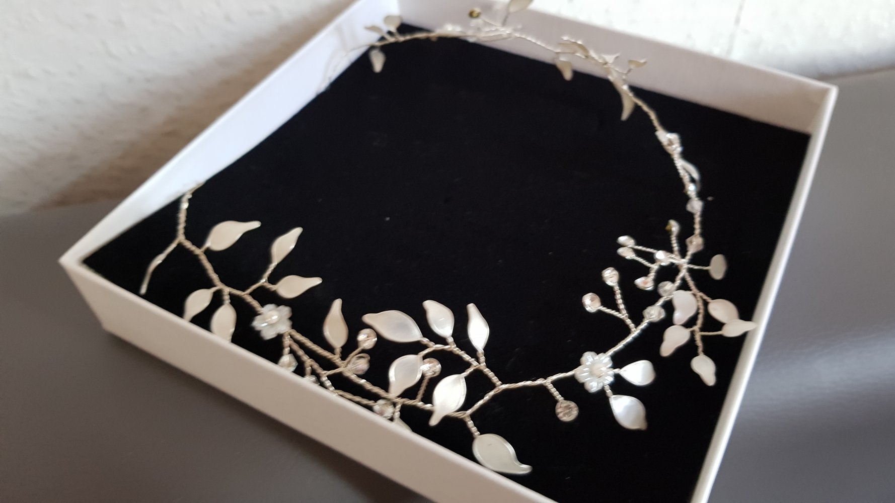 Brauthaarschmuck zart elegantes Brautaccessoire mit Ranken