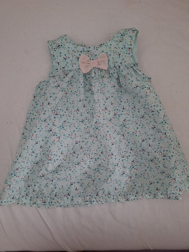 Türkises geblümtes Sommerkleidchen mit Schleife, Gr. 74
