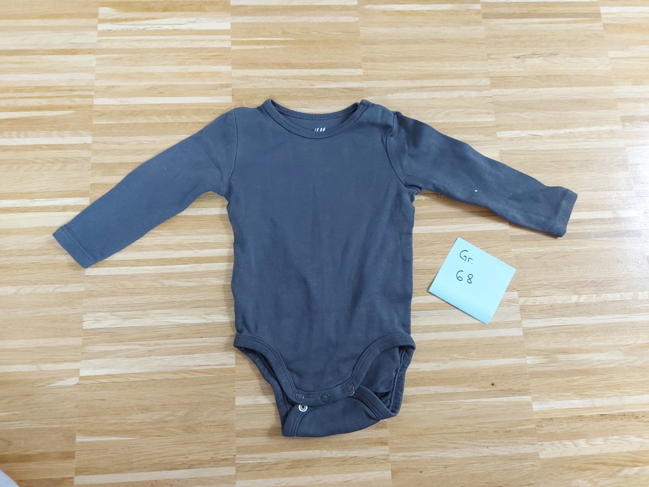 anthrazitfarbener Langarmbody Gr. 68 (dunkelgrau)