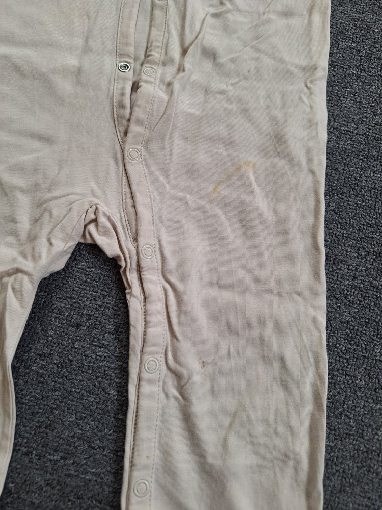 cremefarbener/beiger Pyjama/ Schlafanzug Gr. 92 unisex/geschlechtsneutral