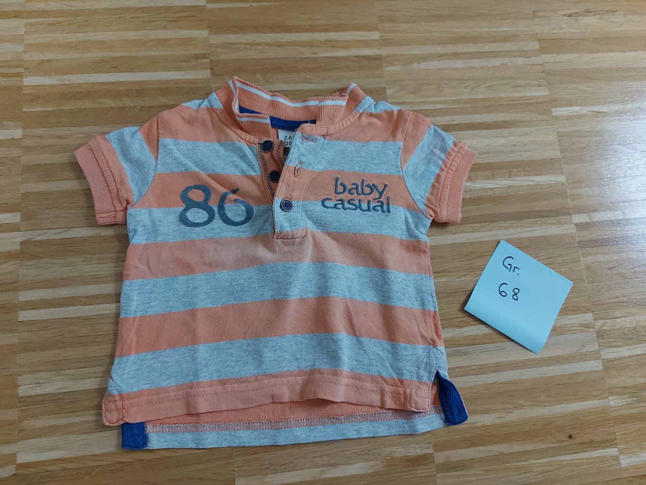 orange-grau gestreiftes Poloshirt Gr. 68 kurzärmlig