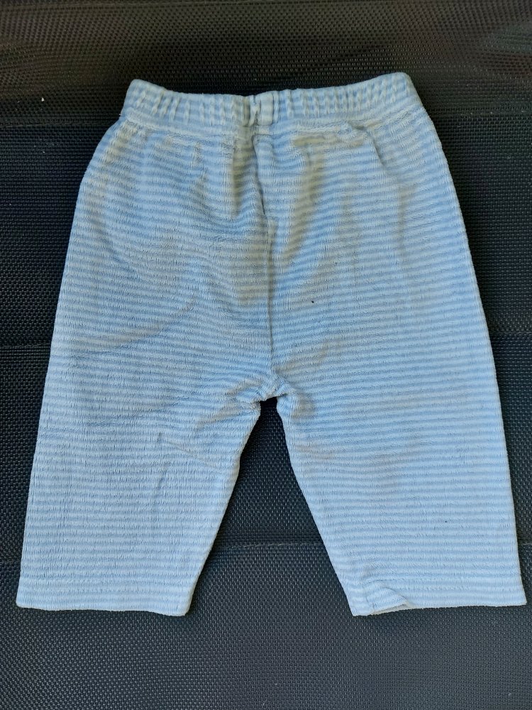 hellblau gestreifte Babyhose