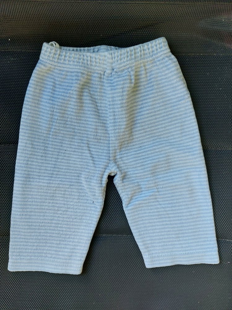 hellblau gestreifte Babyhose