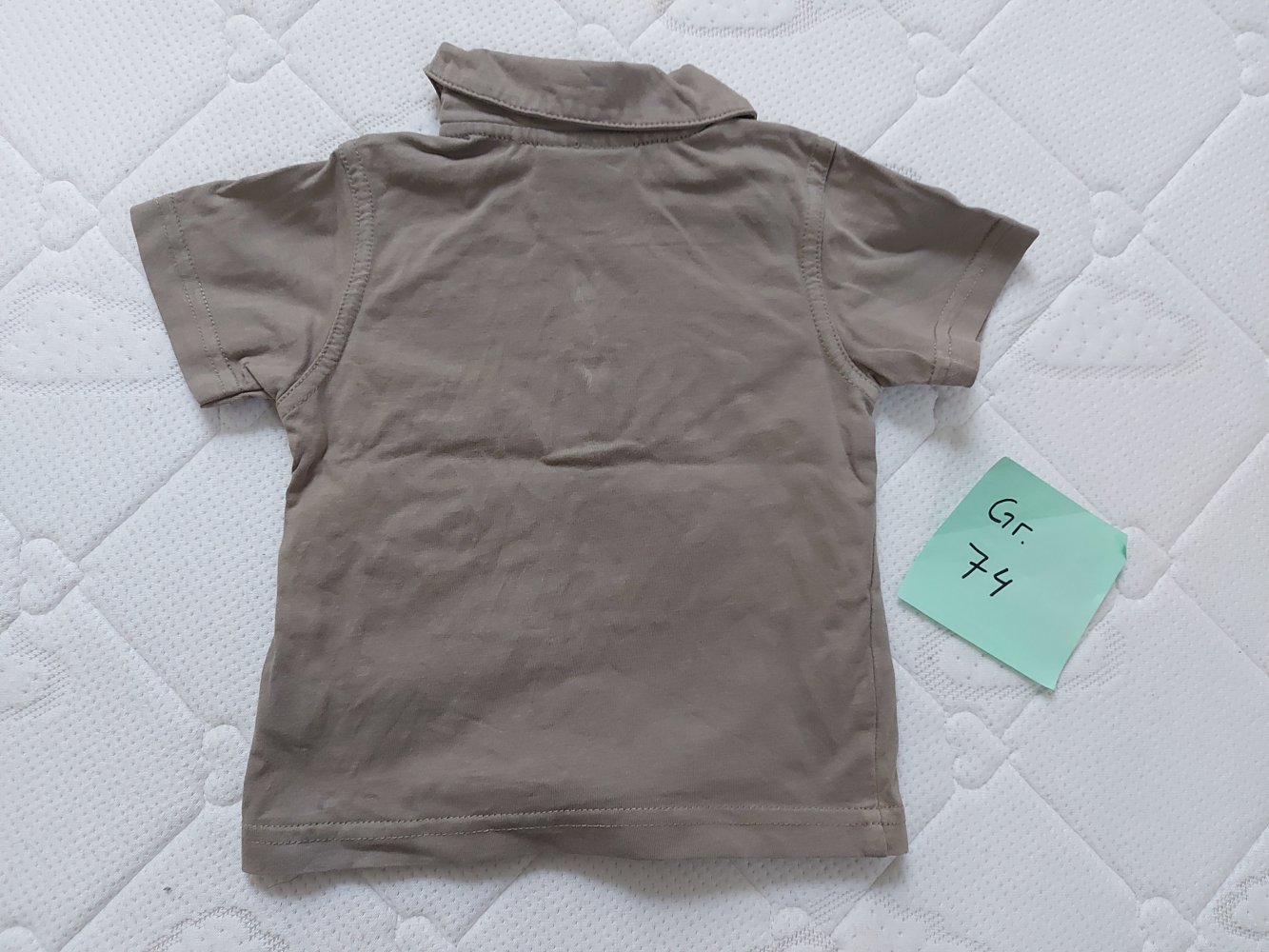 kurzärmliges braunes Baby-Poloshirt Gr. 74