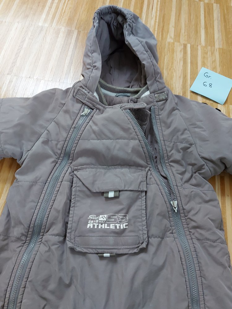 brauner Schneeanzug mit Handschuhen und Füßen, Gr. 68