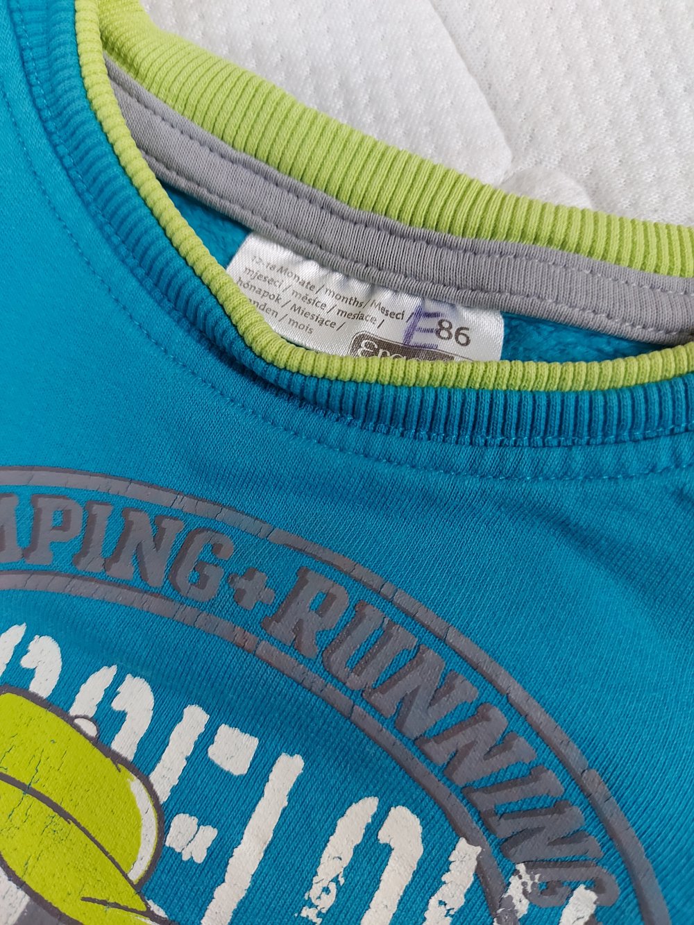 langärmliger blauer Babypullover Hip Hop Bear, Gr. 86