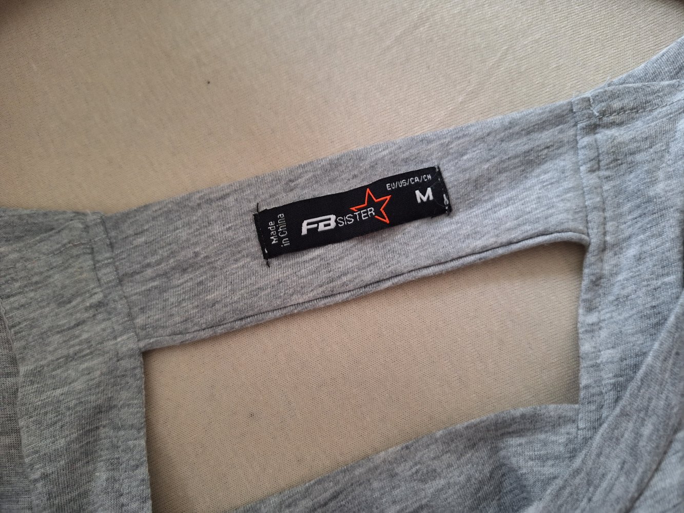 Cooles T-Shirt-Kleid mit tollem Rückenausschnitt Gr. M