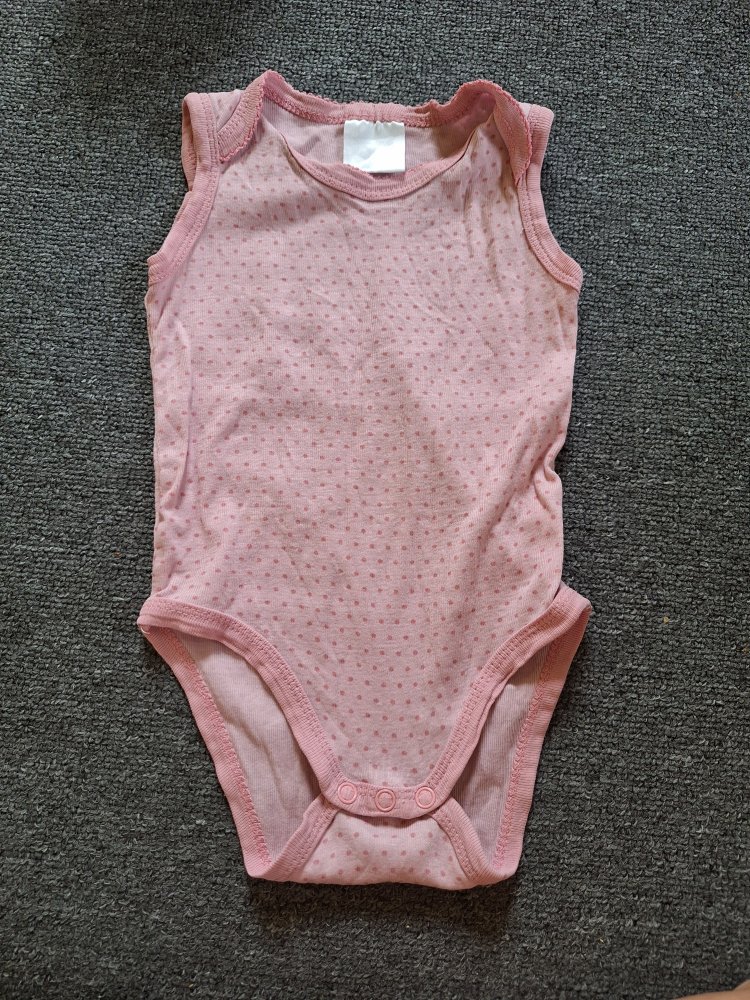 pinker kurzärmliger Punktebody