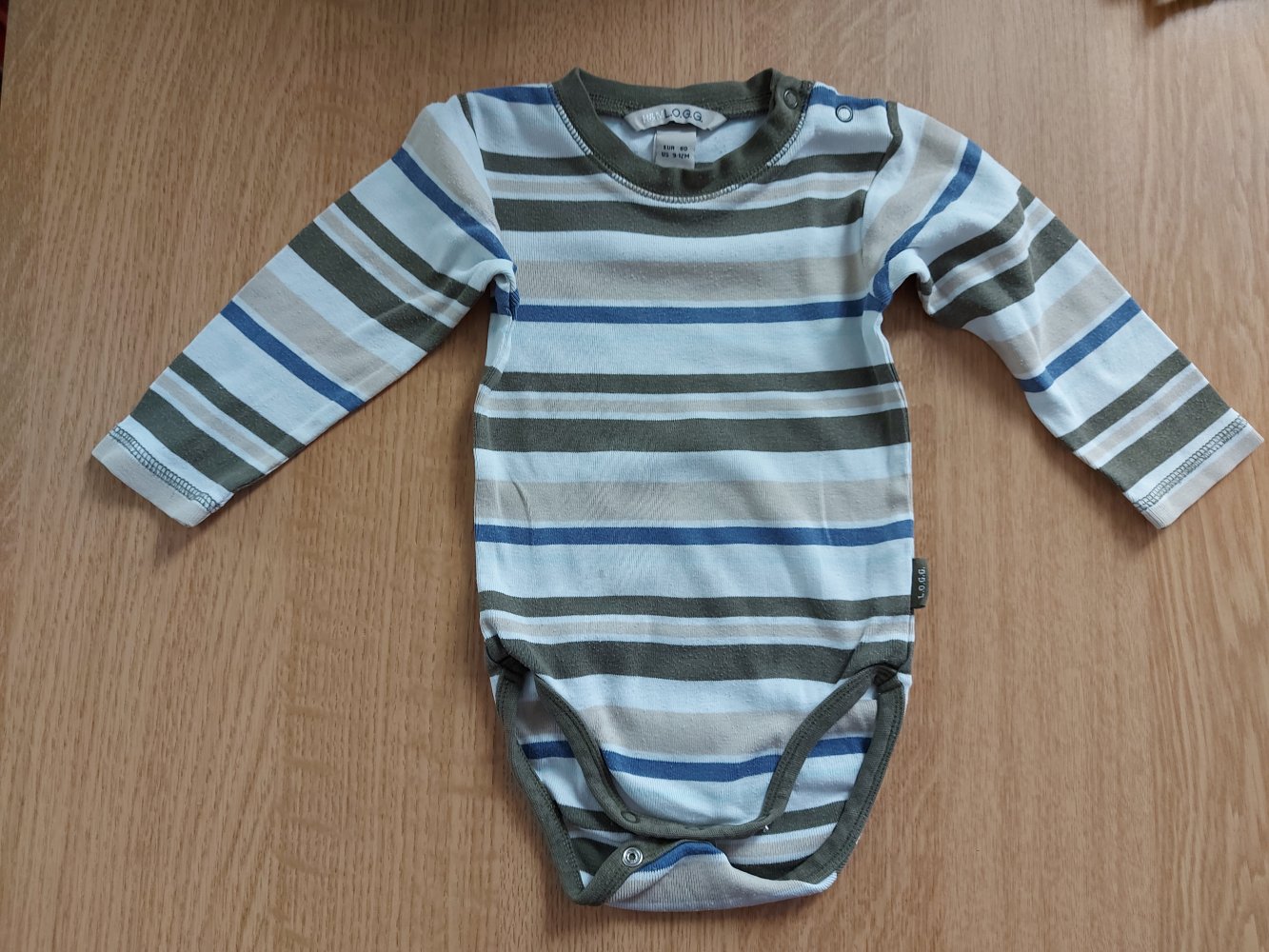 Langärmliger grün-gestreifter Babybody Gr. 80