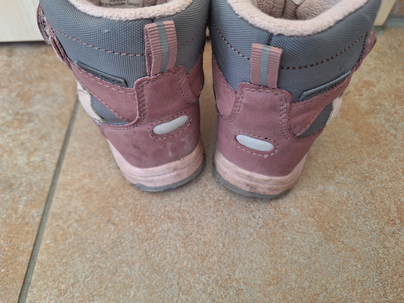 Gefütterte rosa Winterstiefel Gr. 23