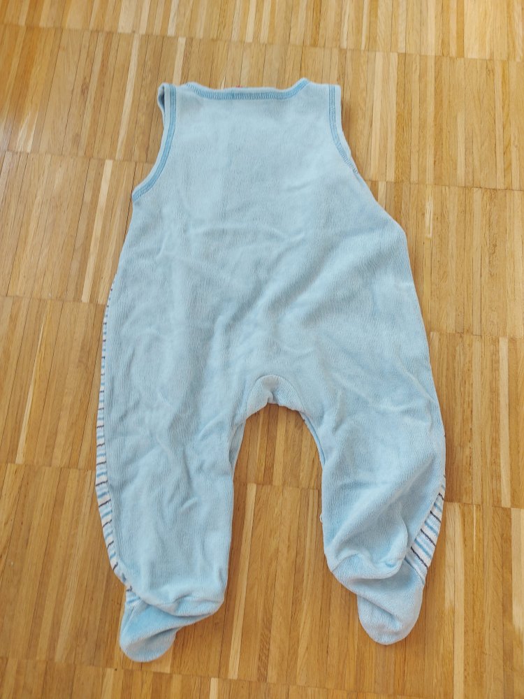 hellblauer Babystrampler Gr. 62/68 Nilpferd