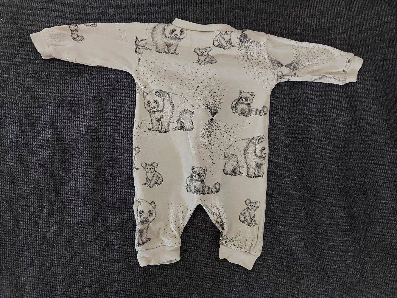 wunderschöner Baby-Schlafanzug mit Tiermotiven Gr. 56 unisex/geschlechtsneutral