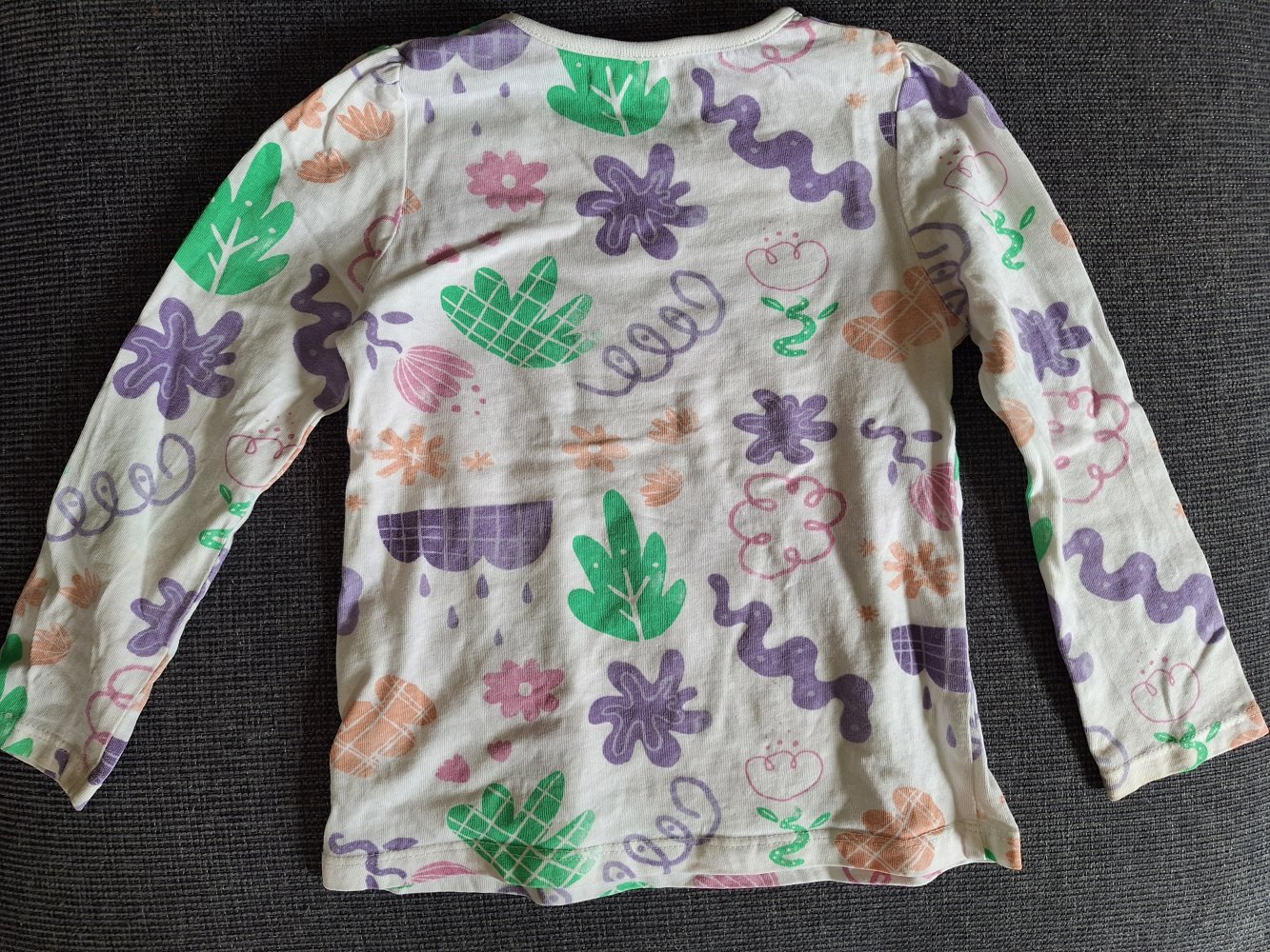 Weißes Sweatshirt bunt gemustert, Gr. 92