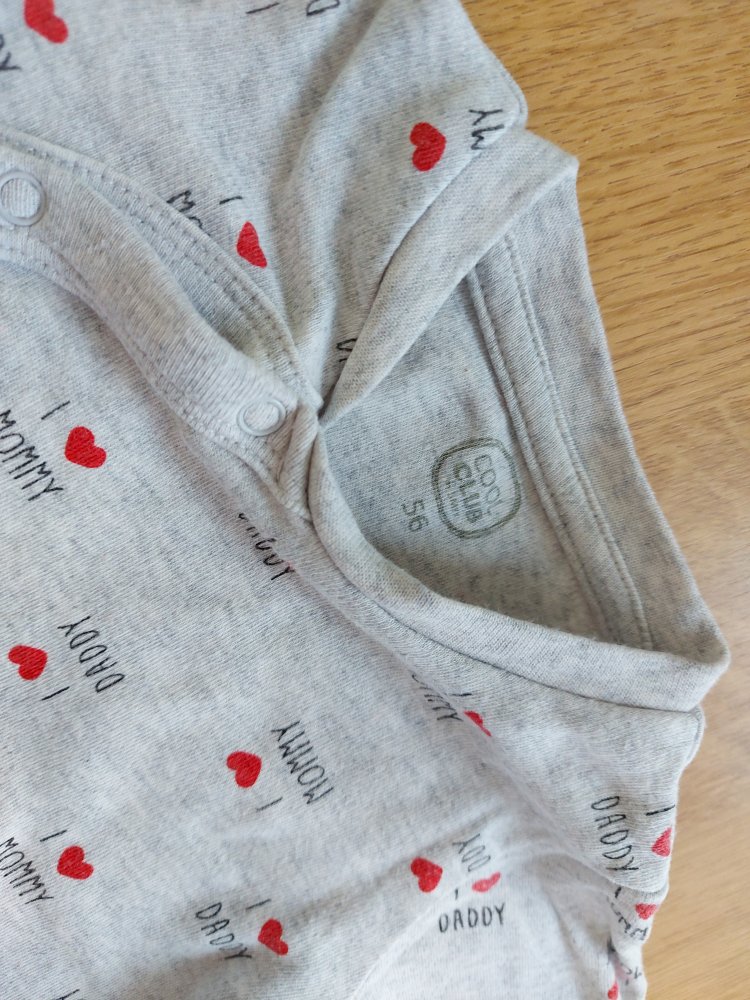 grauer Baby-Schlafanzug I love Mommy and Daddy Gr. 56