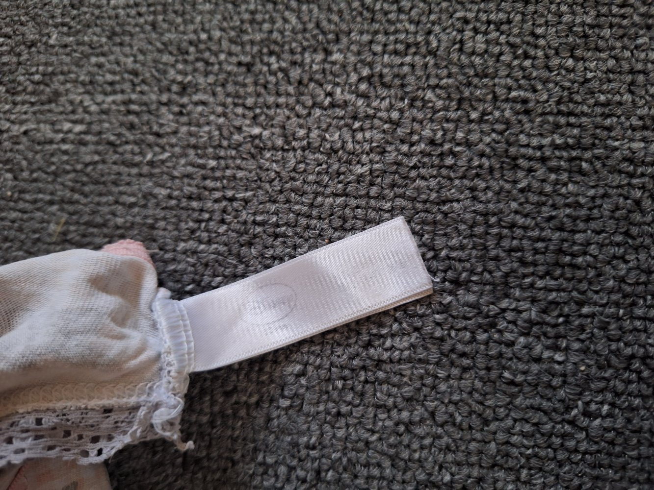 rosa Schlüpfer mit Klopfer