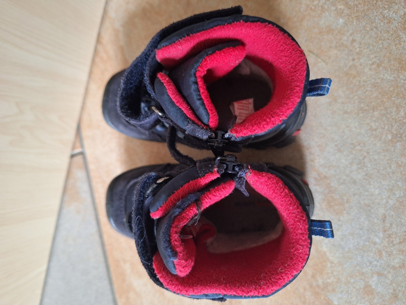 Gefütterte blaue Winterstiefel Gr. 23