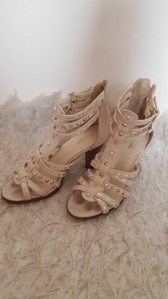 schicke beige Römersandalen mit Absatz Gr. 36