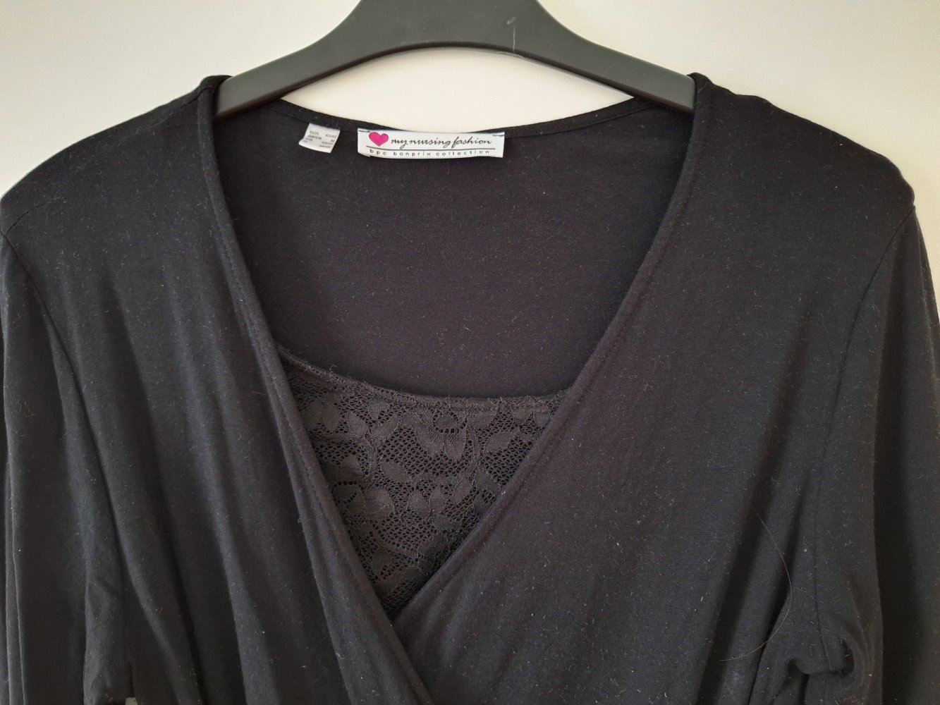 langärmliges schwarzes Wickel-Stillkleid / Wickel-Umstandskleid mit Spitze und Schleife Gr. 40/42